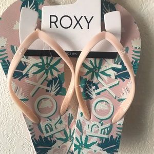 Roxy flip flops
